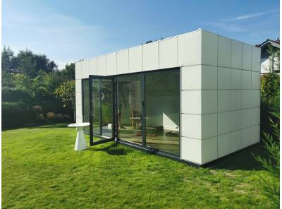 Pavilon/kontejner o vnějších rozměrech 700 cm x 300 cm