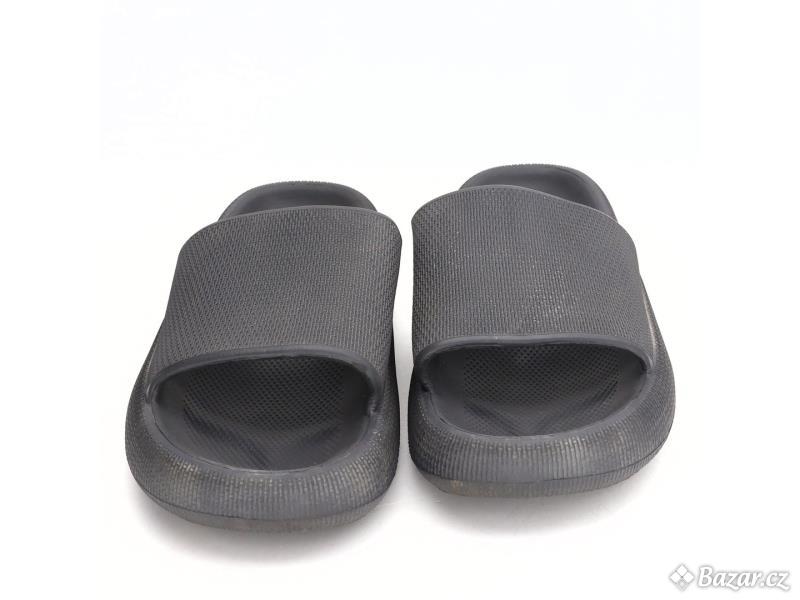 Černé pantofle Geweo vel.42-43