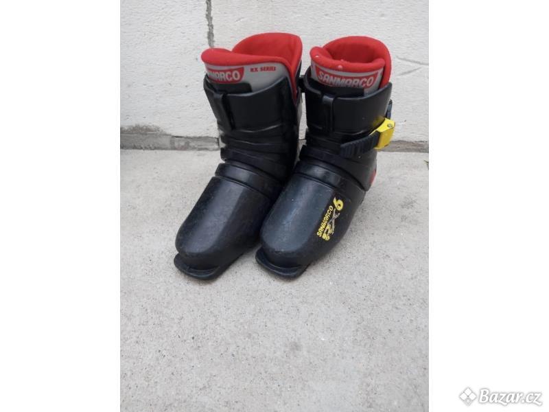 Lyžařské boty (vhodné pro boty velikosti 32-33)