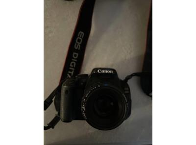 Canon EOS 600d + 50 mm 1.8 + 32gb memory card 