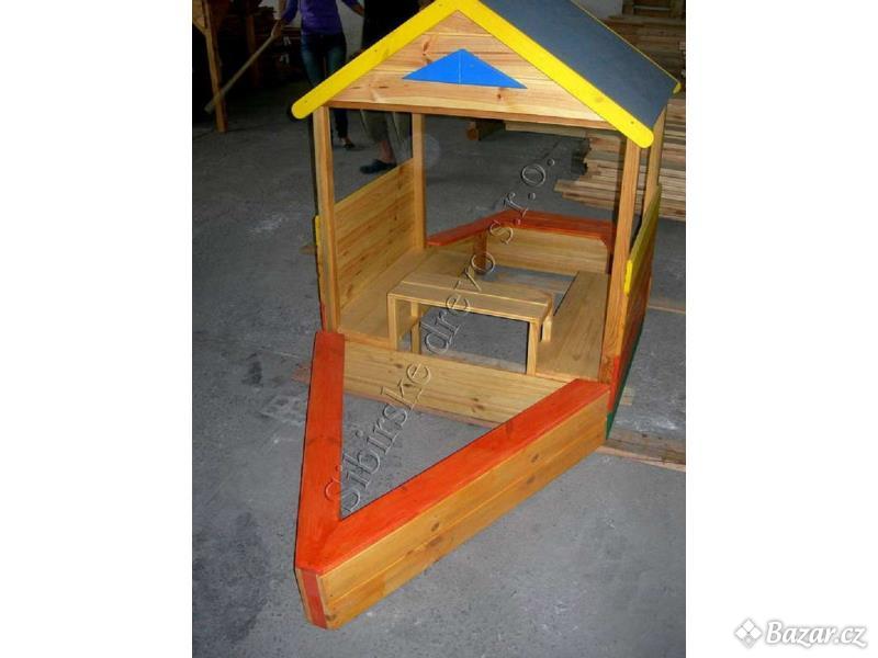 Dětský dřevěný domeček Loďka cestovatel