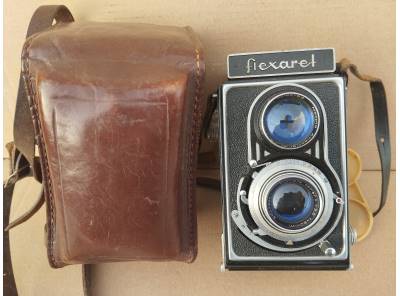 Zpět na výpis Starý fotoaparat Flexaret + kožené pouzdro.