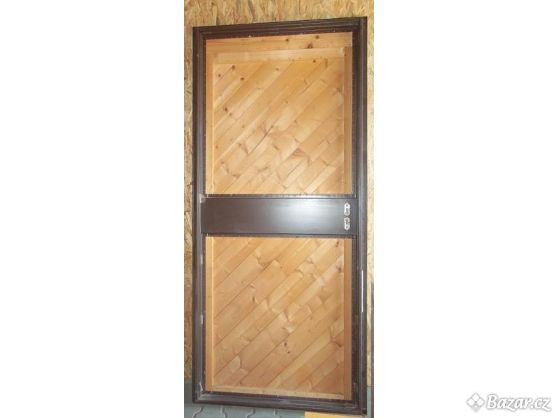 Dveře s dřevěnou výplní