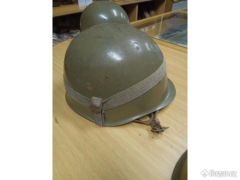 vojenská helma použitá