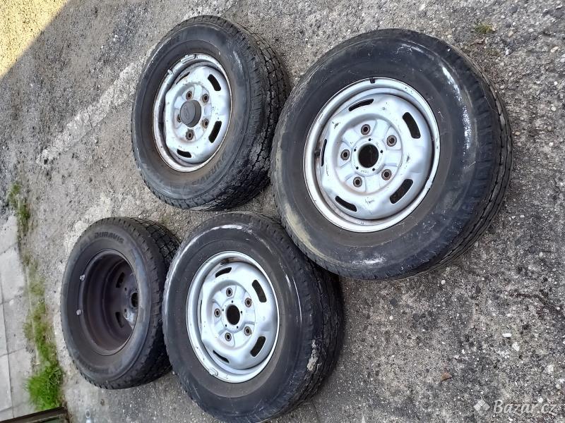 Bridgestone zimní pneumatiky na discích 113