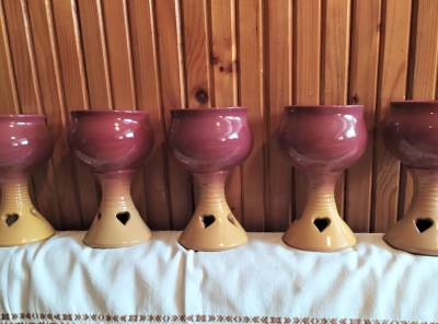 Nabízím 5 ks keramických pohárů se zvonečky výrobce Lidová tvorba Uh. Brod