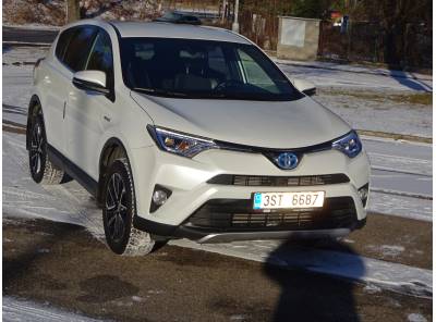 Toyota Rav4 2.5i Hybrid r.v.2016 2.Maj.servis ČR 