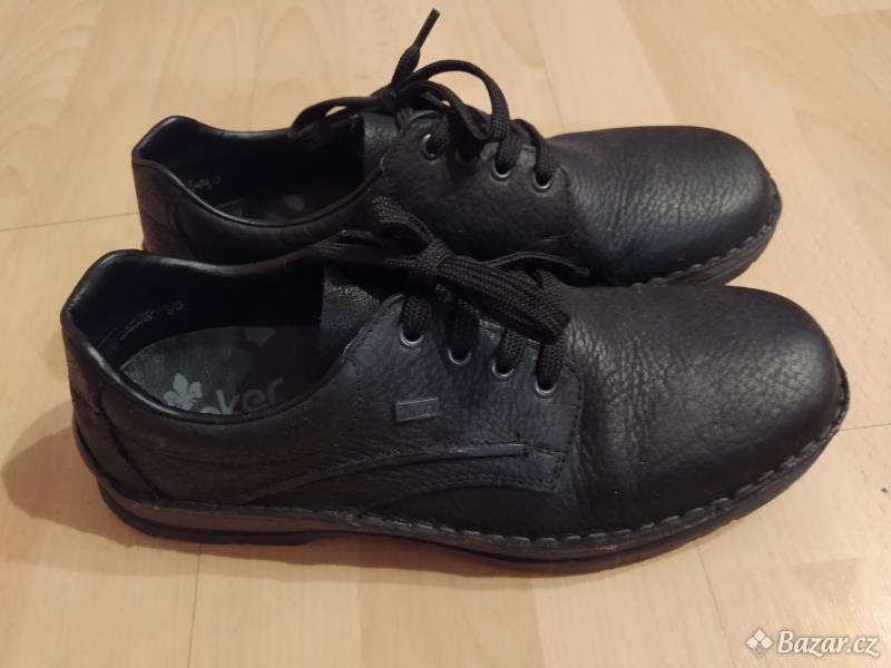 Černé boty, značka Rieker