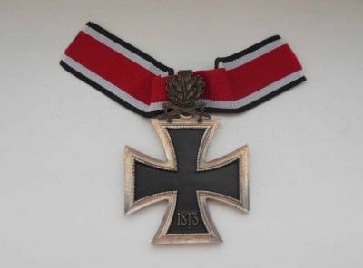Velkokříž Ž. kříže s dubovou ratolestí a meči
