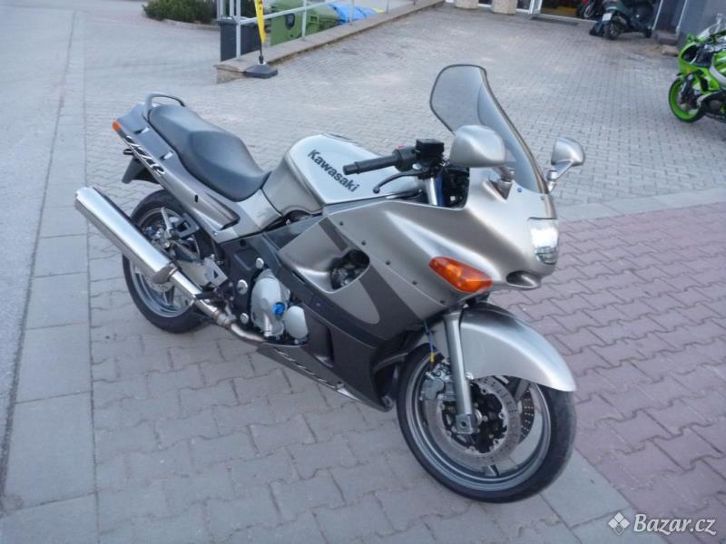 Motocykl Kawasaki ZZR 600
