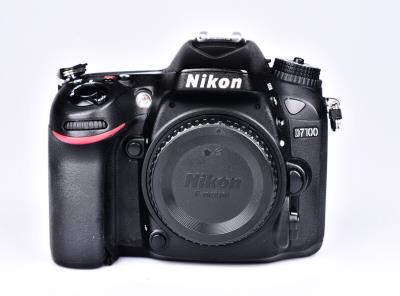 Nikon D7100 tělo