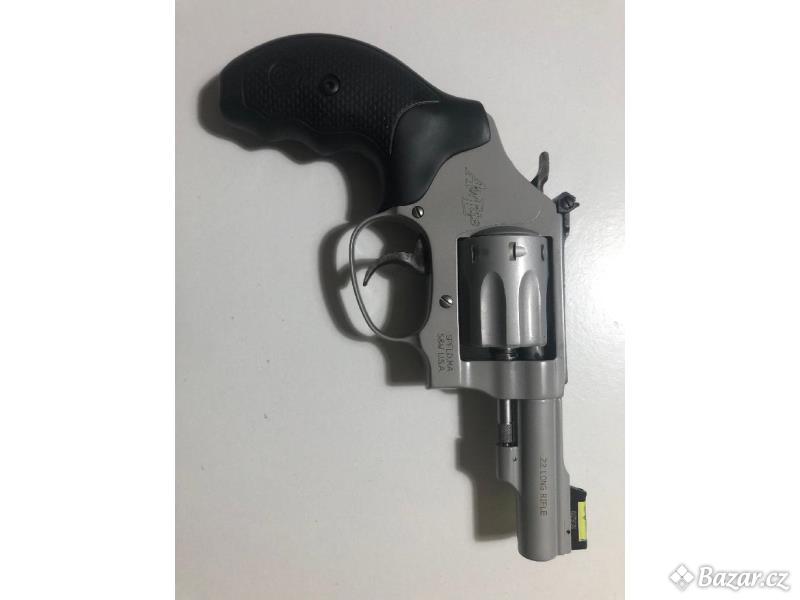 Revolver Smith & Wesson model 317 Kit gun