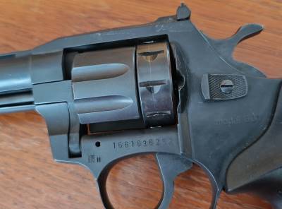 Flobert revolver ALFA 661 cal. 6mm - černý, plast 