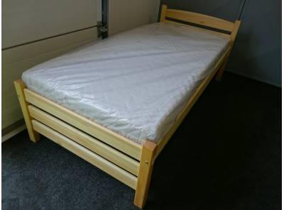 Česká kvalitní postel čepované spoje