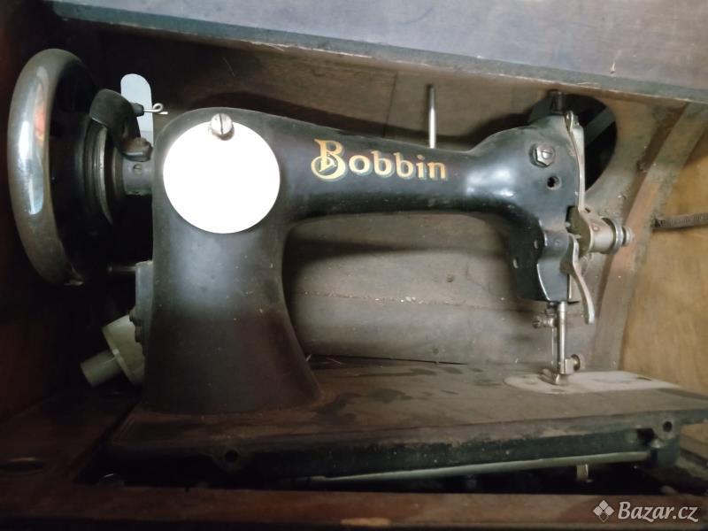 starý šlapací šicí stroj z. BOBBIN