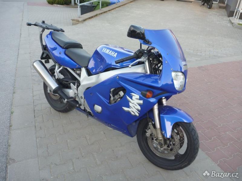 Motocykl Yamaha FZR 600 R