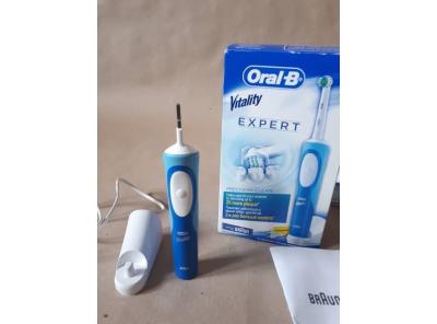 Prodám elektrický zubní kartáček Oral-B