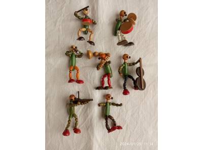 Figurky muzikantů z dřevěných korálků -