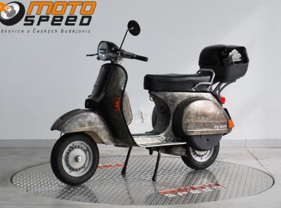 Motocykl Vespa PX 200