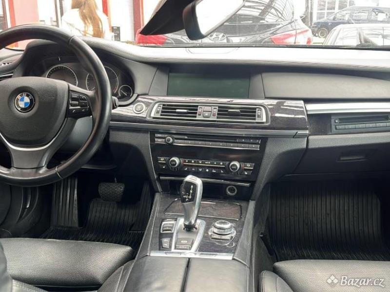 BMW 750i interiér, karosárske diely, polky, štvrťky