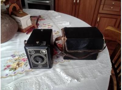 historický fotoaparát AGFA-BOX s kož.brašnou