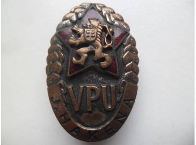 odznak -VPU -Vojensko politické učiliště J. HAKENA