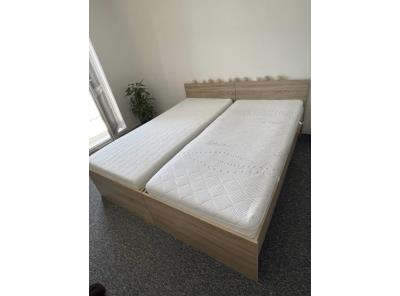 2 jednolůžkové postele + 2 matrace