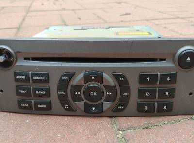 Peugeot 407 originální rádio s CD přehrávačem