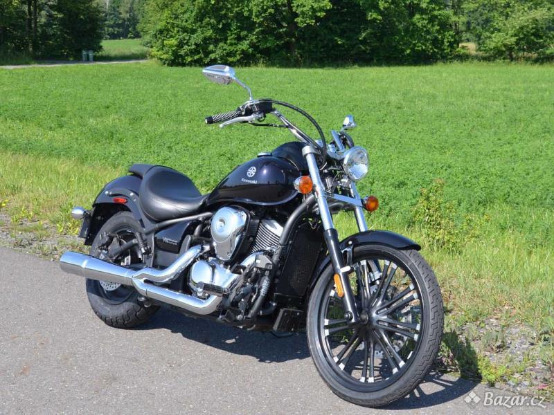 Kawasaki Vulcan VN900 Custom, nové pneu, po servisu