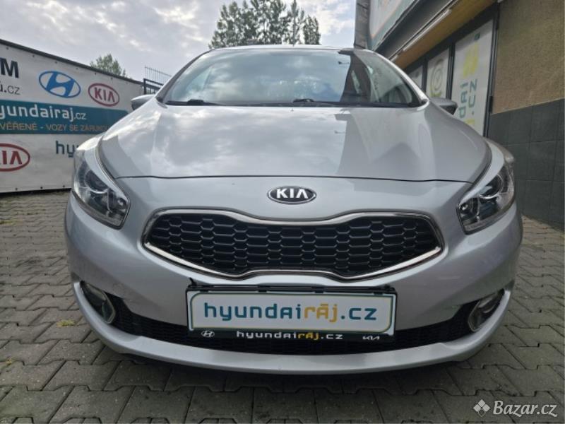 Kia Ceed 1.6-NAVI-POLOKŮŽE-LED-KAMERA