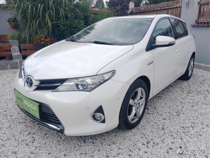 Toyota Auris 1,8 HYBRID ROK 2013