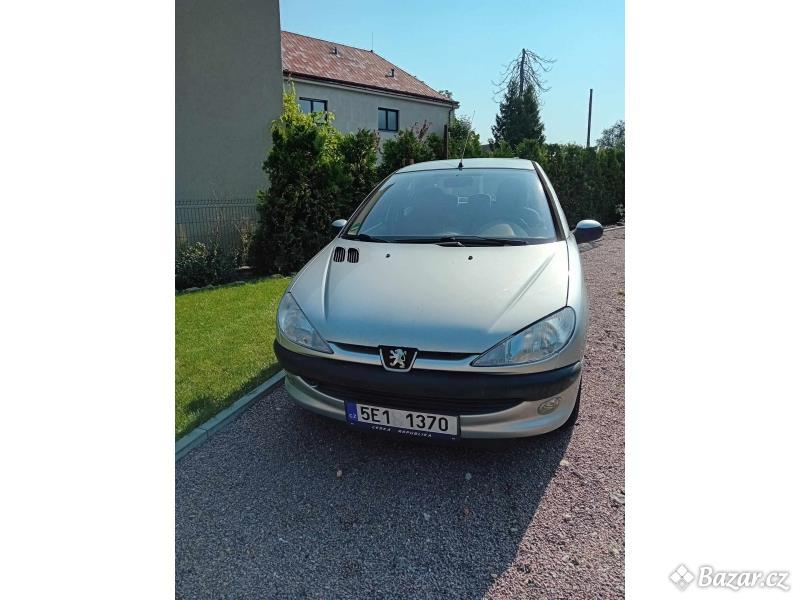 Peugeot 206, 1,4 benzín, r.v. 2003, 118.000 km