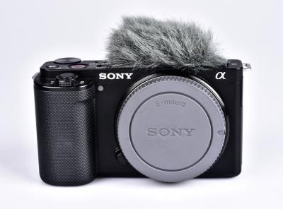 Obrázek k inzerátu: Sony Alpha ZV-E10 vlogovací fotoaparát