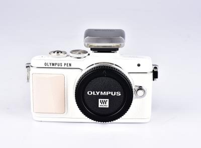 Obrázek k inzerátu: Olympus PEN E-PL7 tělo + blesk FL-LM1