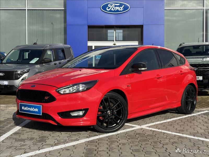 Ford Focus 1,0 EcoBoost RaceRed ST-line